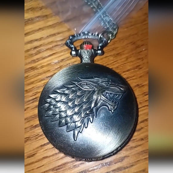 New Harry Potter wolf quartz pocket watch - Picture 2 of 5